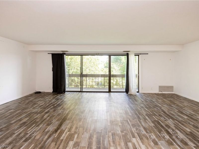 22555 Center Ridge Road, Unit 403, Rocky River, OH 44116 Photo 10