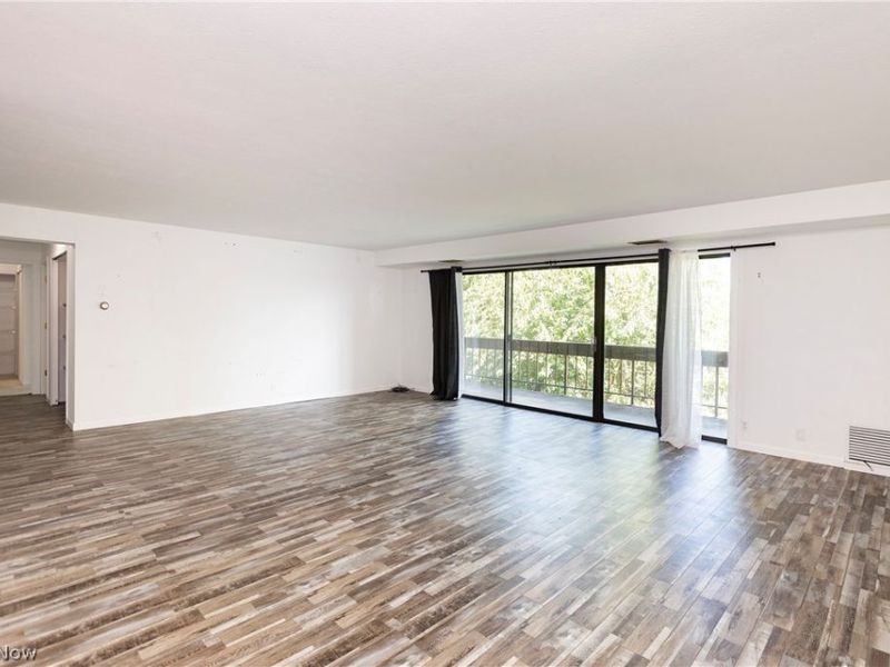 22555 Center Ridge Road, Unit 403, Rocky River, OH 44116 Photo 11