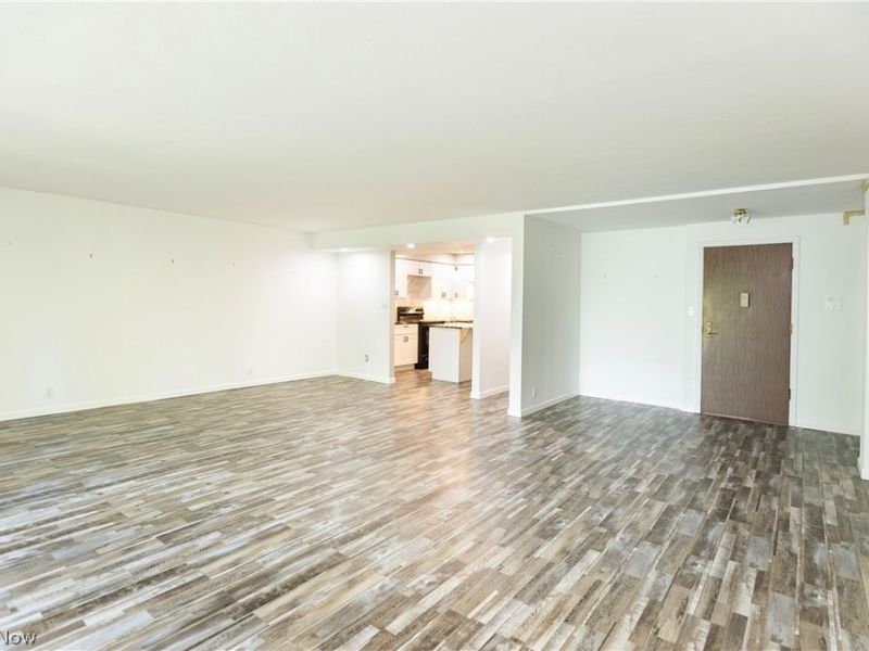 22555 Center Ridge Road, Unit 403, Rocky River, OH 44116 Photo 14