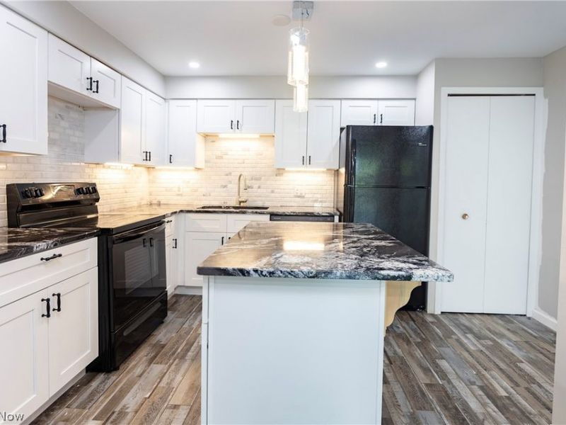 22555 Center Ridge Road, Unit 403, Rocky River, OH 44116 Photo 20