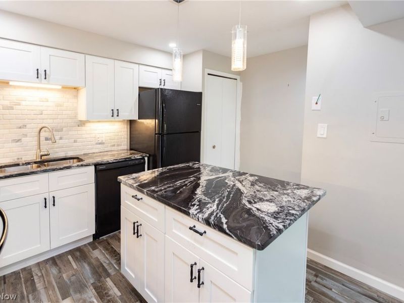 22555 Center Ridge Road, Unit 403, Rocky River, OH 44116 Photo 21