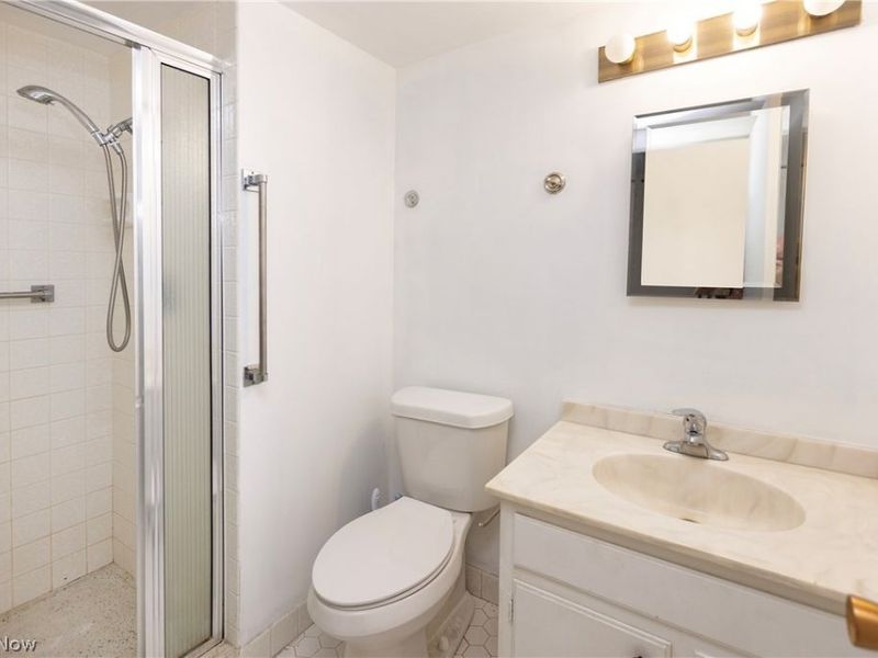 22555 Center Ridge Road, Unit 403, Rocky River, OH 44116 Photo 35