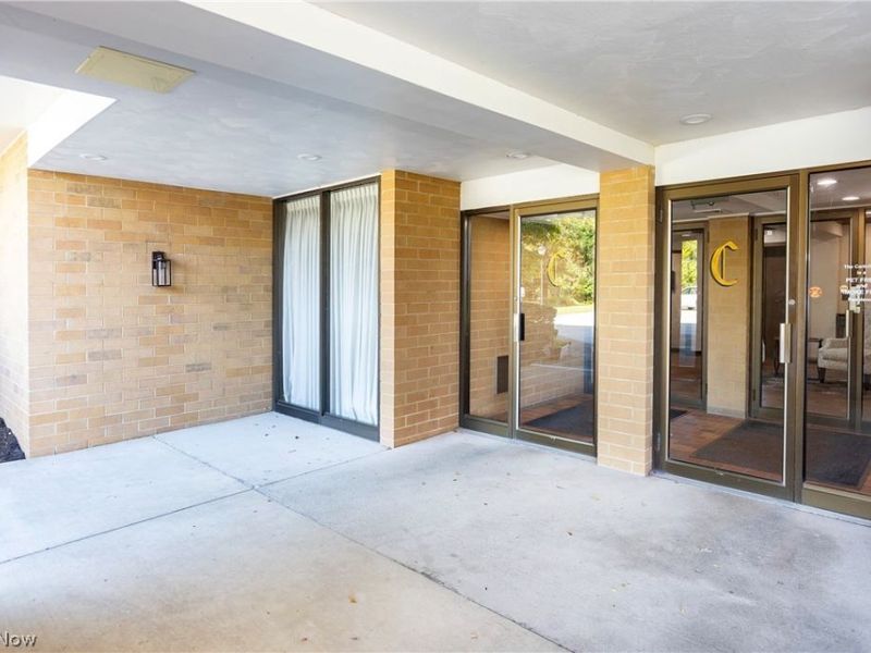 22555 Center Ridge Road, Unit 403, Rocky River, OH 44116 Photo 4