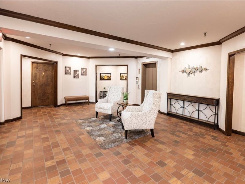 22555 Center Ridge Road, Unit 403, Rocky River, OH 44116 Photo 5