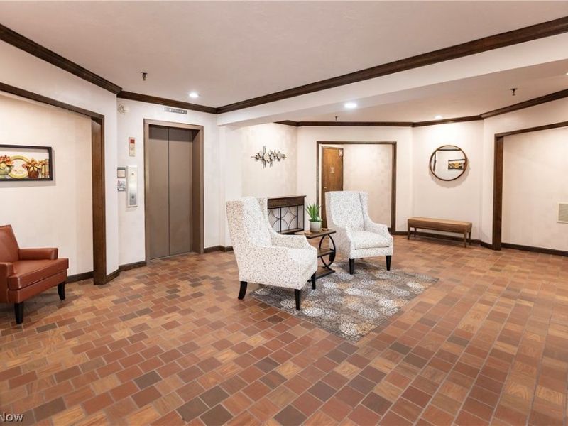 22555 Center Ridge Road, Unit 403, Rocky River, OH 44116 Photo 6