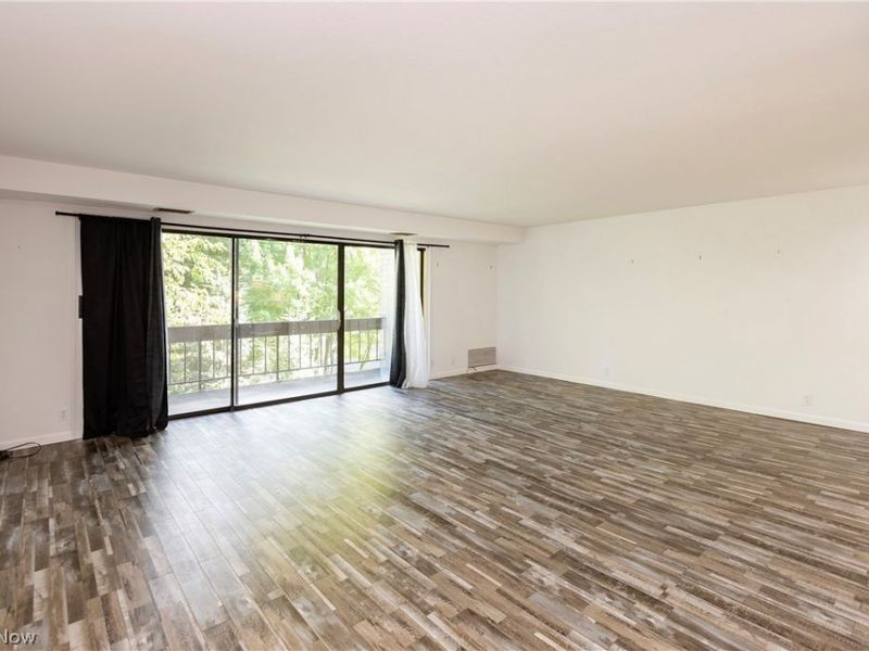 22555 Center Ridge Road, Unit 403, Rocky River, OH 44116 Photo 9