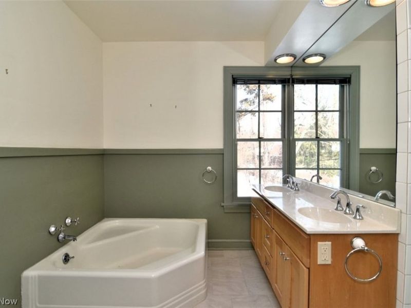 2737 Berkshire Road, Cleveland, OH 44106 Photo 27