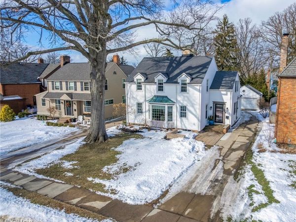 19690 Roslyn Drive, Rocky River, OH 44116