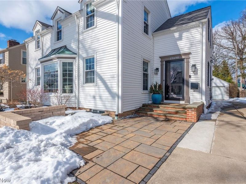 19690 Roslyn Drive, Rocky River, OH 44116 Photo 3