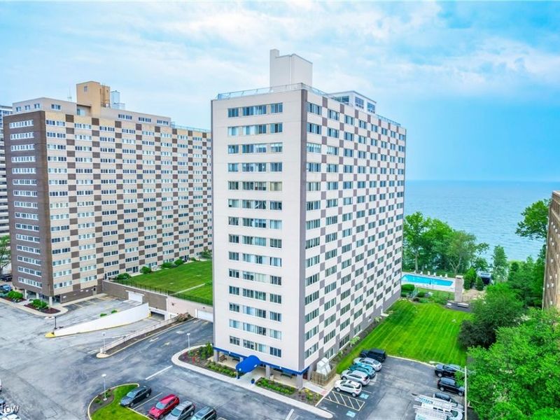 12520 Edgewater Drive, Unit 1605, Lakewood, OH 44107 Photo 1