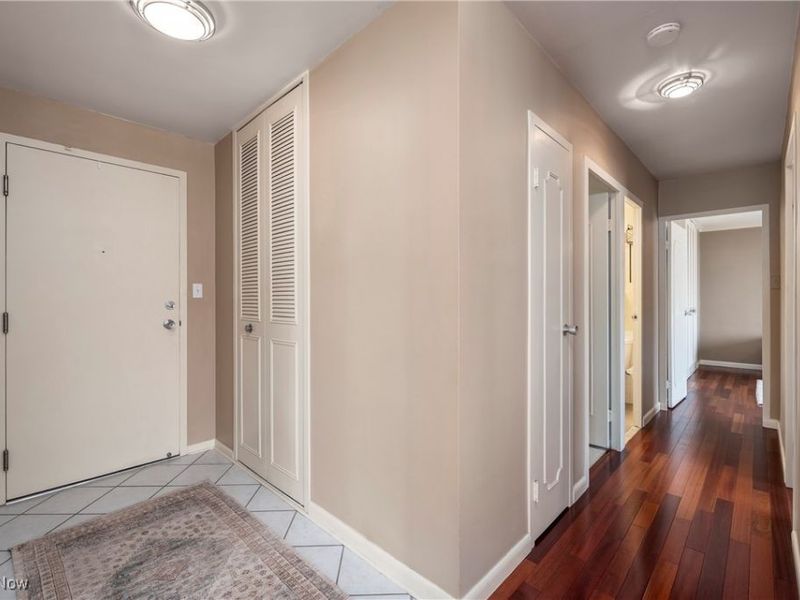 12520 Edgewater Drive, Unit 1605, Lakewood, OH 44107 Photo 6