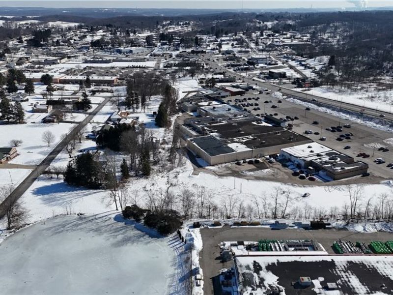 48661 Lakeview Circle, East Liverpool, OH 43920 Photo 12