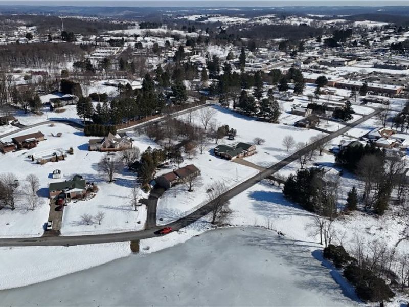 48661 Lakeview Circle, East Liverpool, OH 43920 Photo 13