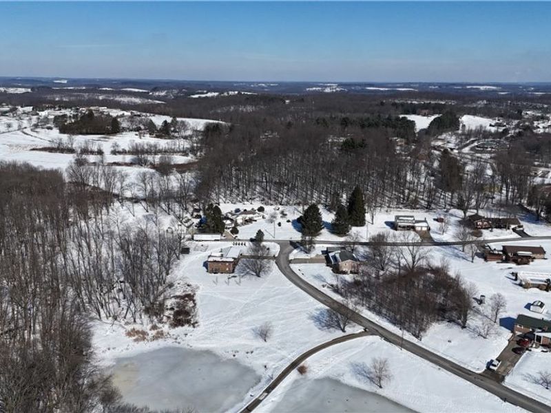 48661 Lakeview Circle, East Liverpool, OH 43920 Photo 14