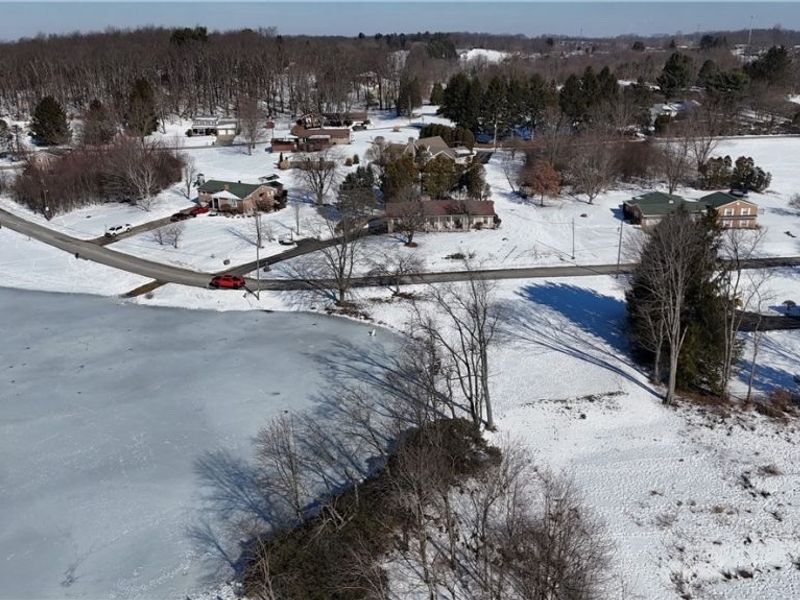 48661 Lakeview Circle, East Liverpool, OH 43920 Photo 3