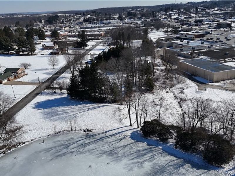 48661 Lakeview Circle, East Liverpool, OH 43920 Photo 5