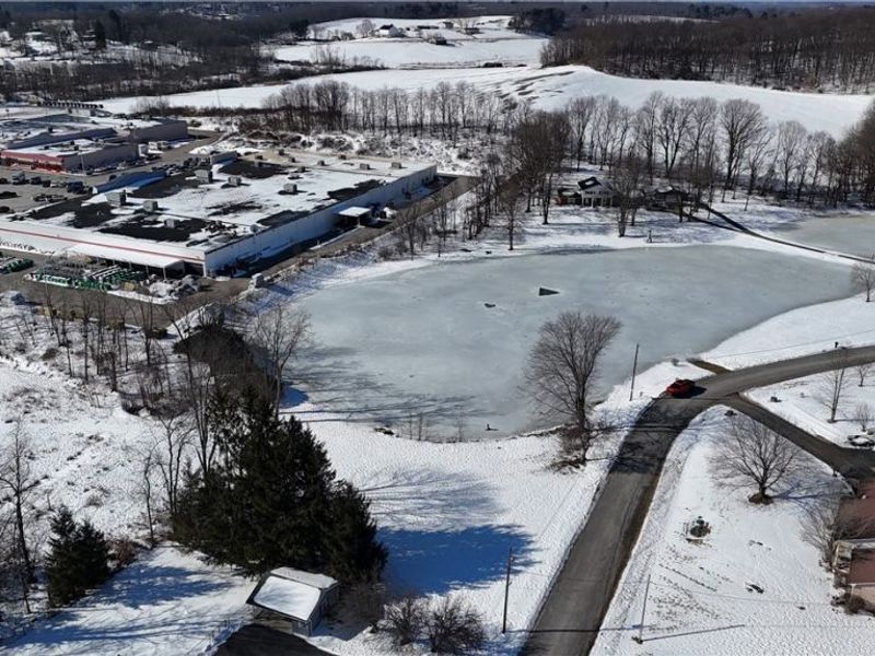 48661 Lakeview Circle, East Liverpool, OH 43920 Photo 9