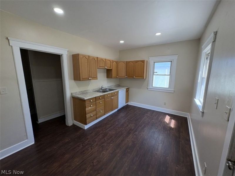 11226 Ashbury Avenue, Cleveland, OH 44106 Photo 10