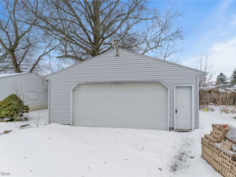 34 N Bon Air Avenue, Youngstown, OH 44509 Photo 6