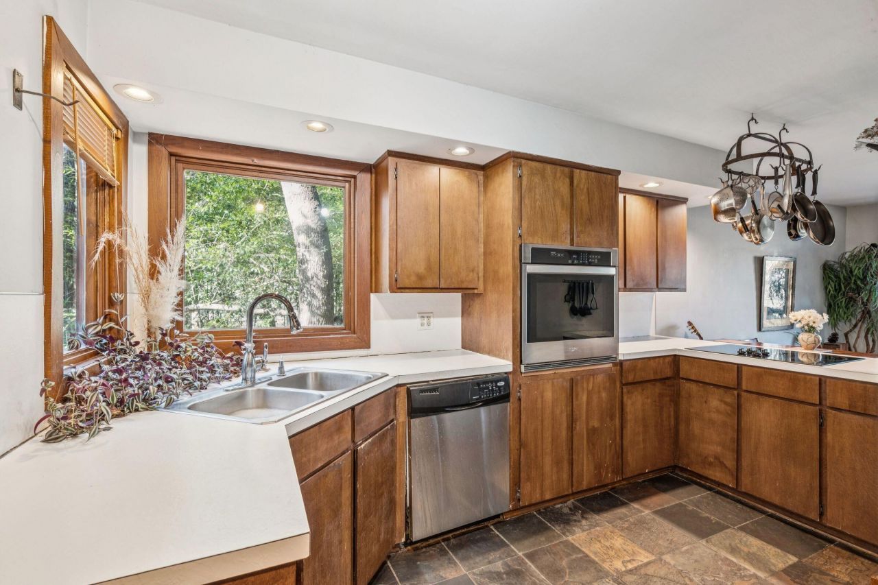 9 Arabian Drive Photo 40