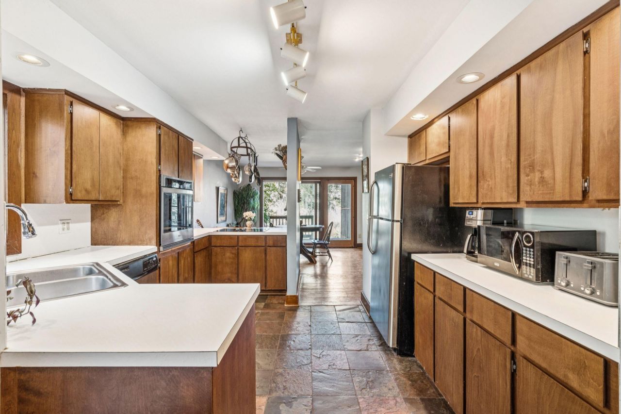 9 Arabian Drive Photo 42