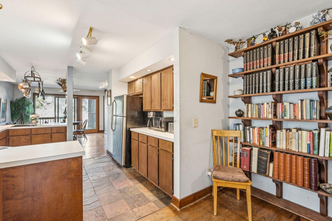 9 Arabian Drive Photo 44