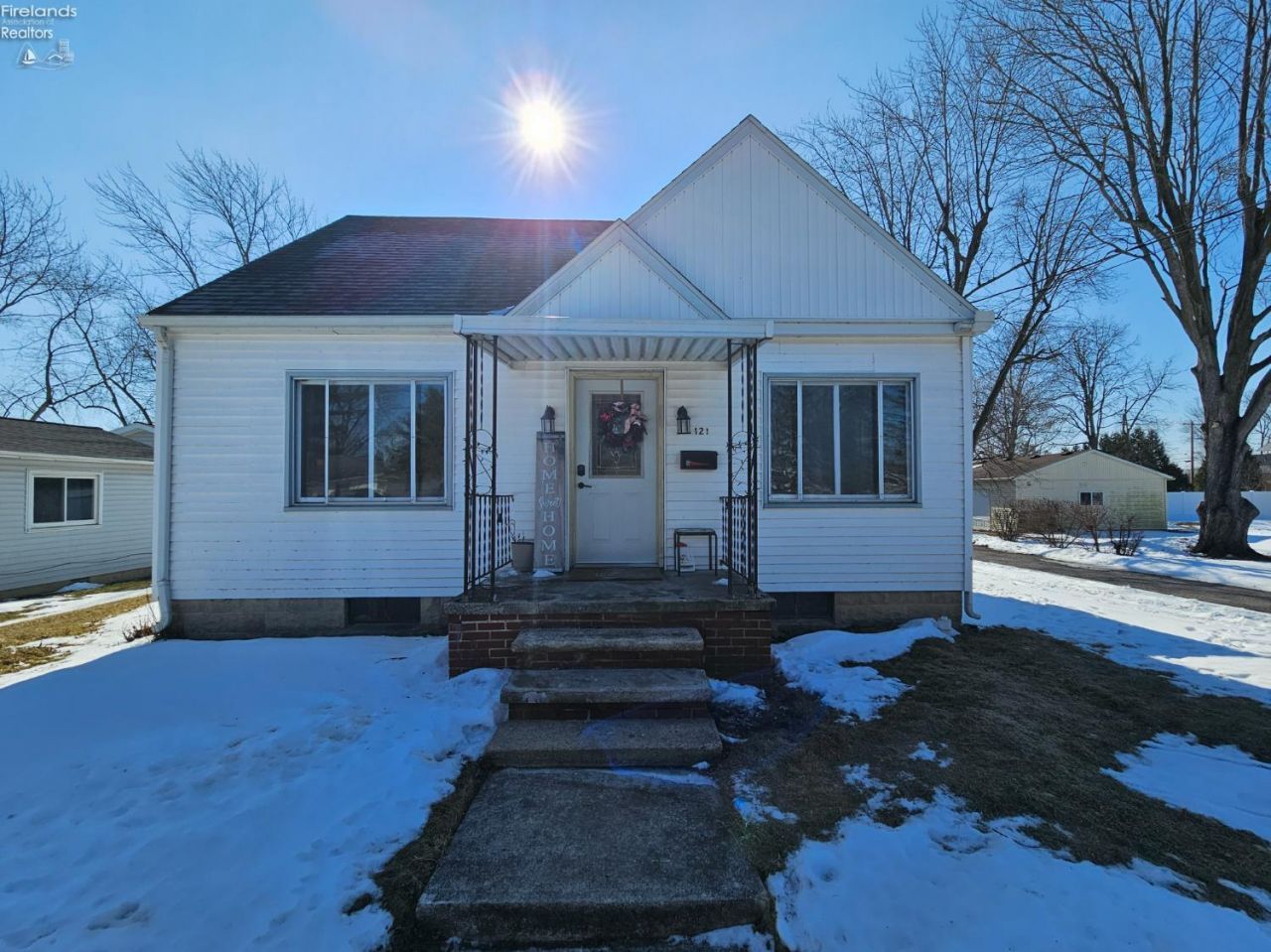 121 Bank Street, Oak Harbor, OH 43449 Main Photo