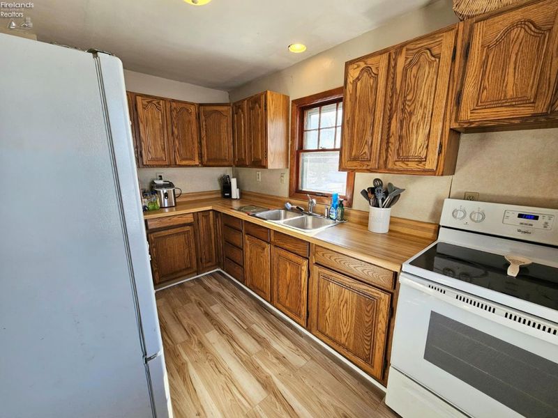 121 Bank Street, Oak Harbor, OH 43449 Photo 6