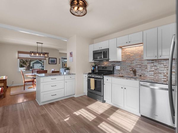 102 S Highland AVENUE, Thiensville, WI 53092