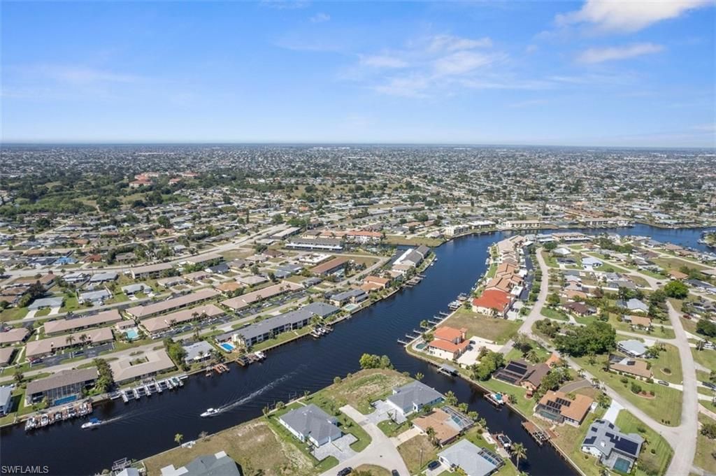 1107 SE 38th St , Cape Coral, FL 33904 Photo