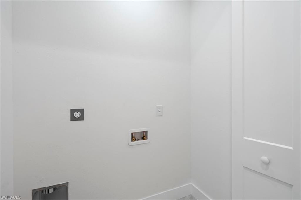 1107 SE 38th St , Cape Coral, FL 33904 Photo