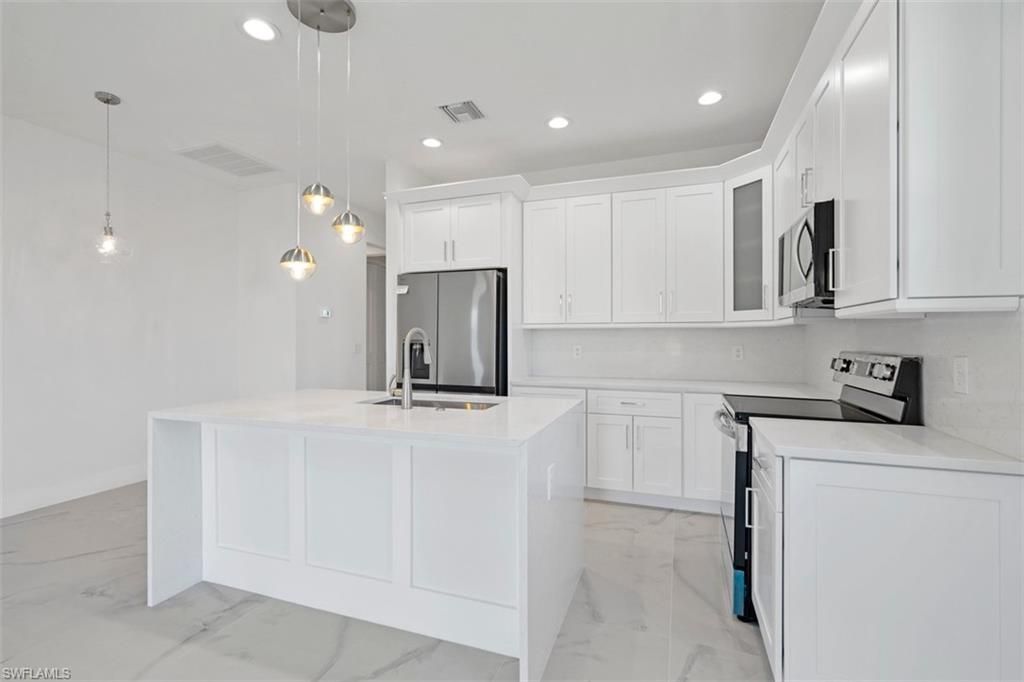 1107 SE 38th St , Cape Coral, FL 33904 Photo