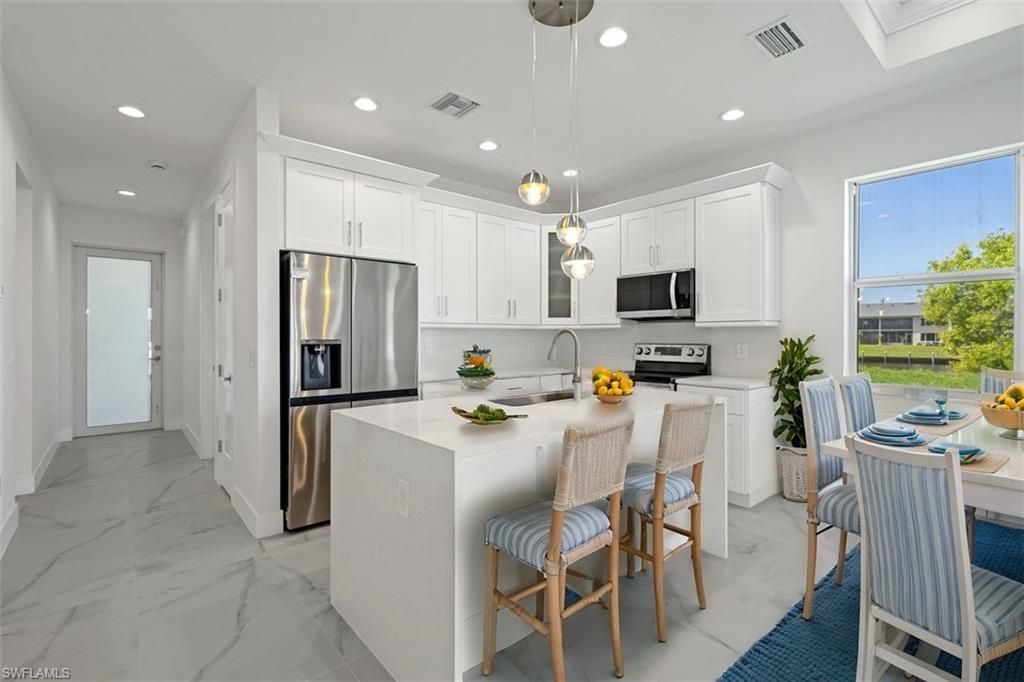 1105 SE 38th St, Cape Coral, FL 33904 Photo