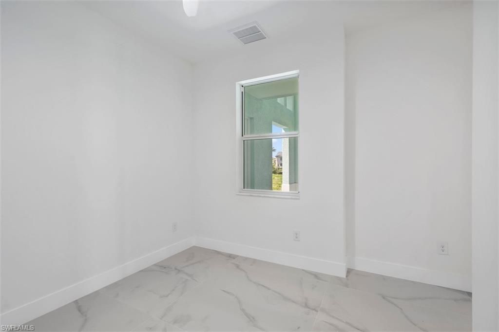 1105 SE 38th St, Cape Coral, FL 33904 Photo