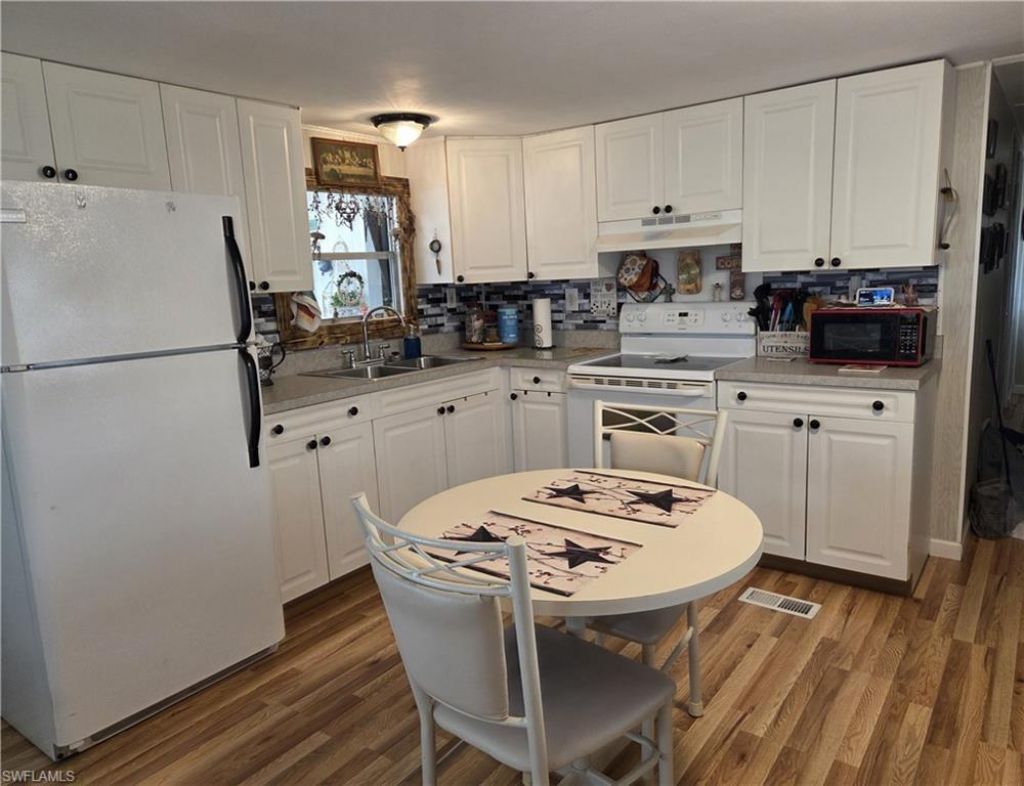 881 Homestead Dr, North Fort Myers, FL 33917 Photo