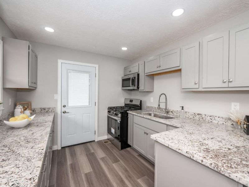 2528 Mariposa Street, Colerain Township, OH 45231 Photo 14