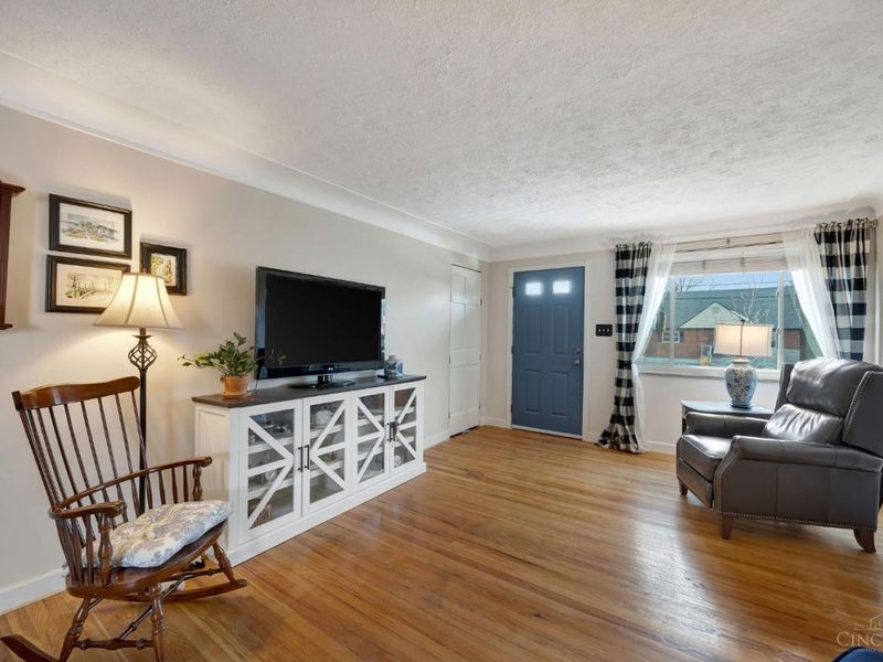 1320 Thurnridge Drive, Reading, OH 45215 Photo 10