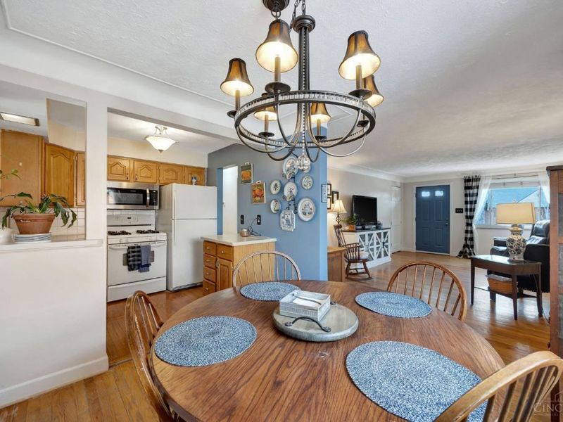 1320 Thurnridge Drive, Reading, OH 45215 Photo 12