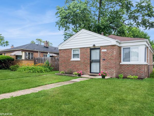 12529 S Loomis Street, Calumet Park, IL 60827