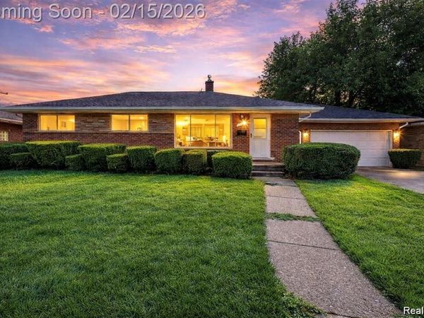 24756 Hill Avenue, Warren, MI 48091