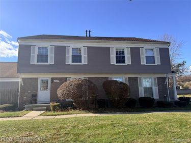 23677 Stonehenge Boulevard, Novi, MI 48375