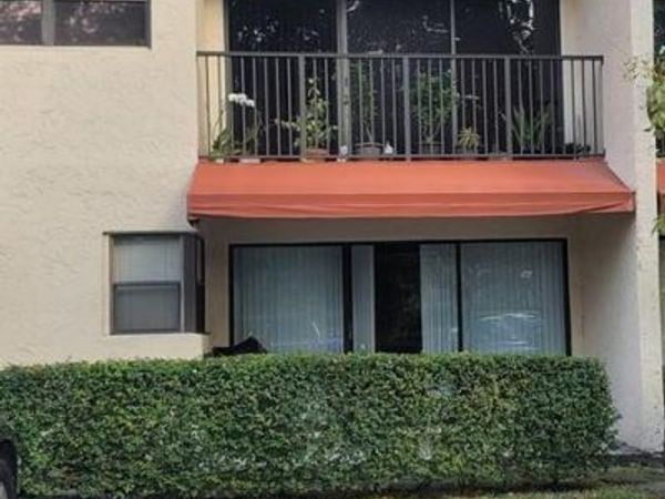2949 Riverside Drive, Unit 124, Coral Springs, FL 33065
