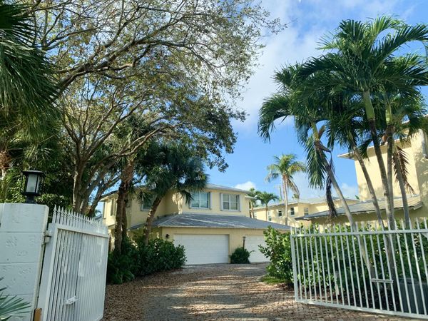 826 SE 4th Court, Deerfield Beach, FL 33441