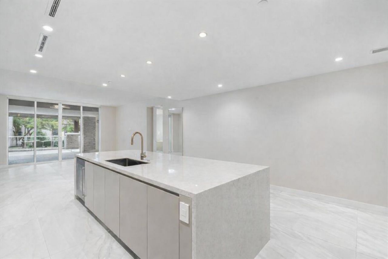 200 SE Mizner Boulevard, Unit 810, Boca Raton, FL 33432 Photo