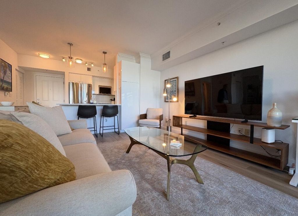 600 S Dixie Highway, Unit 254, West Palm Beach, FL 33401 Photo