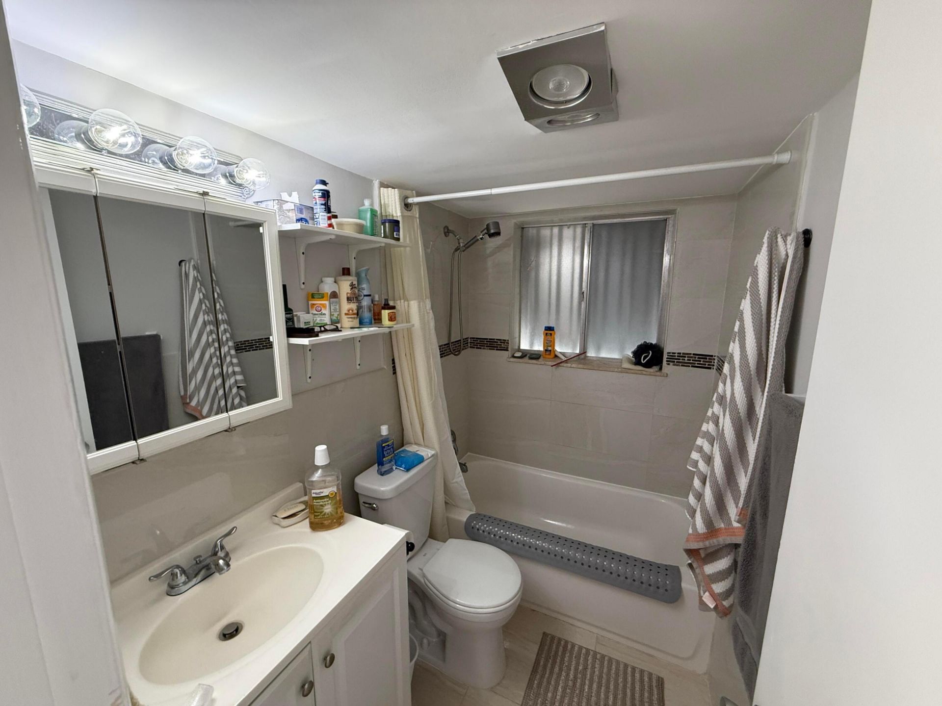 2004 Lake Osborne Drive, Unit 4, Lake Worth Beach, FL 33461 Photo