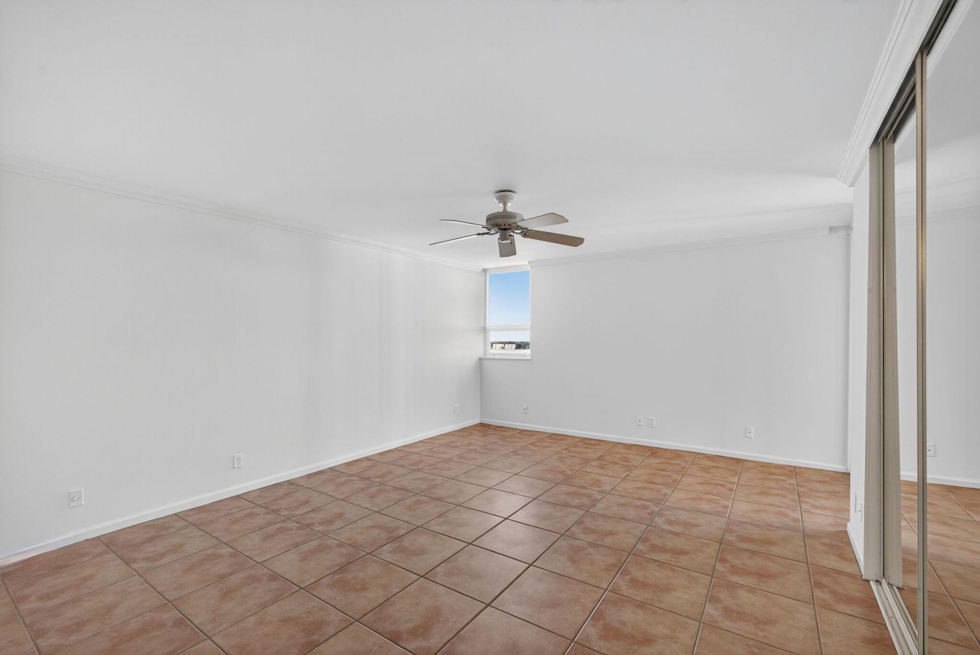 5280 N Ocean Drive, Unit 14-D, Riviera Beach, FL 33404 Photo