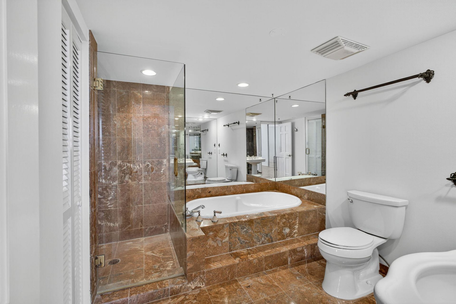 5280 N Ocean Drive, Unit 14-D, Riviera Beach, FL 33404 Photo