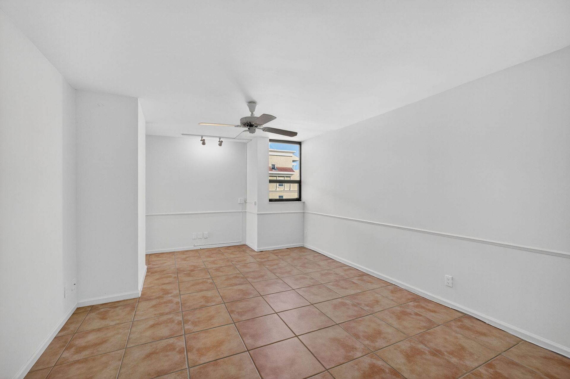 5280 N Ocean Drive, Unit 14-D, Riviera Beach, FL 33404 Photo