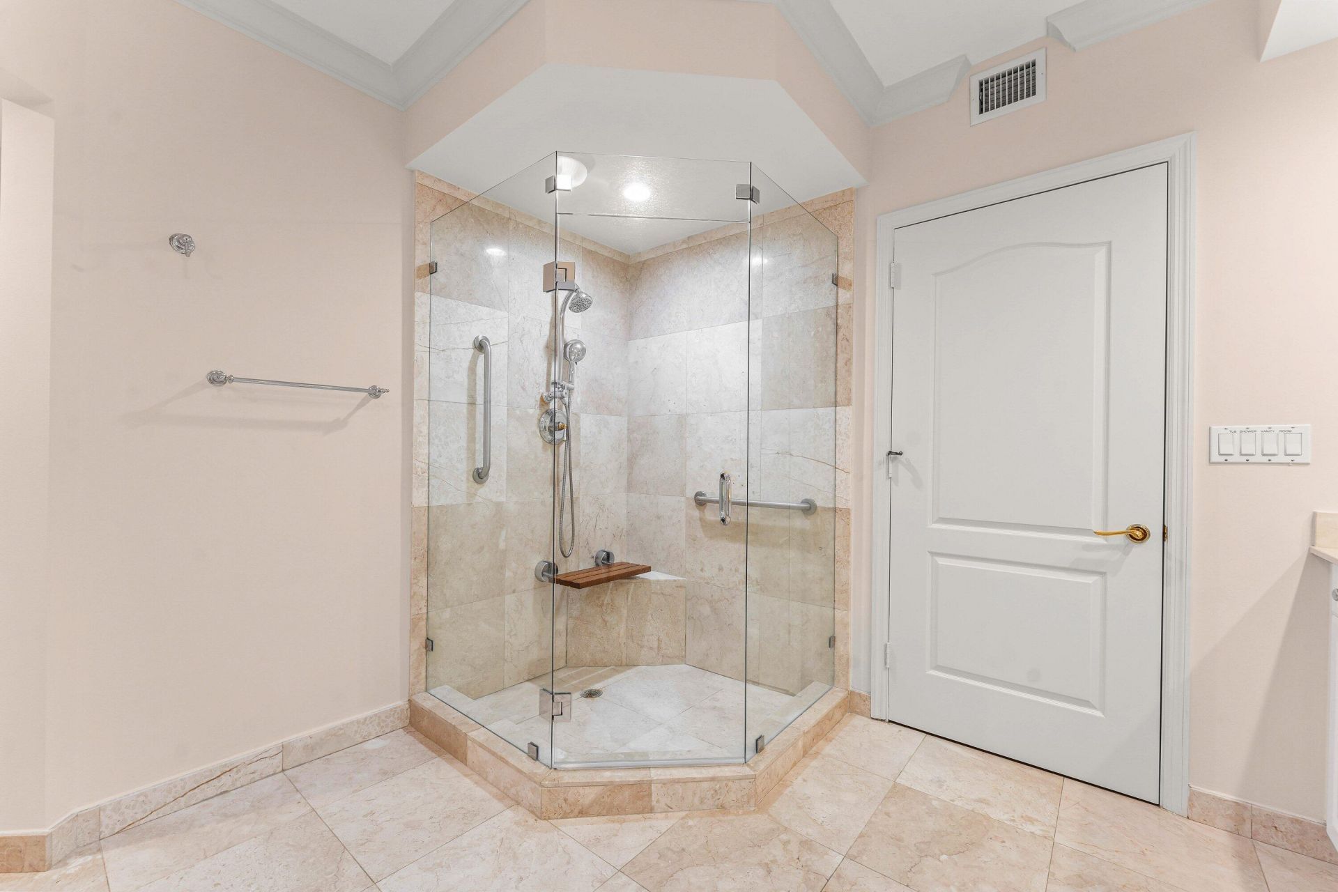 550 SE Mizner Boulevard, Unit B501, Boca Raton, FL 33432 Photo